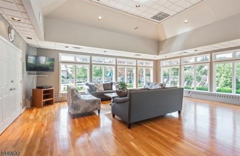 24 Mcchesney Court West Orange NJ 07052