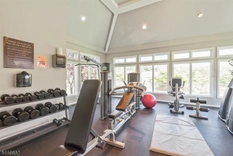 24 Mcchesney Court West Orange NJ 07052