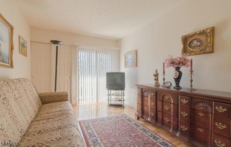 24 Mcchesney Court West Orange NJ 07052