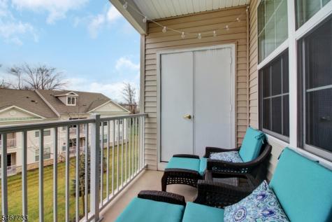 1302 Meadow Brook Court Hanover NJ 07981