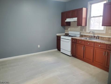 64 Schuyler Avenue Newark NJ 07112