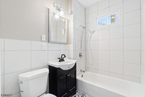 337 Leslie Street Newark NJ 07112