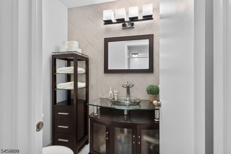 32 Birchwood Road Ondo Bedminster NJ 07921