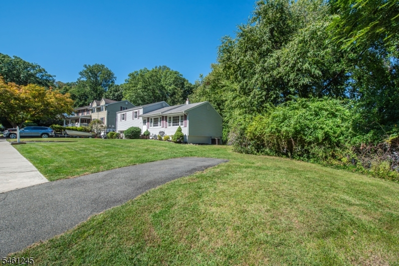 39 Warren Trail Denville NJ 07834