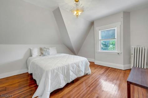 127 S Burnett St R6 East Orange NJ 07018
