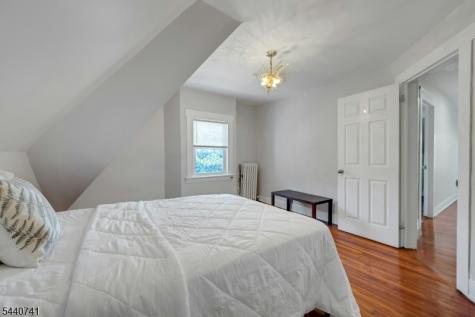 127 S Burnett St R6 East Orange NJ 07018