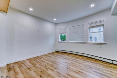 40 Grove Street Elmwood Park NJ 07407