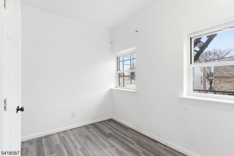 5 Elm Street Newark NJ 07102