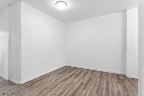 5 Elm Street Newark NJ 07102