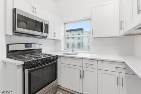 5 Elm Street Newark NJ 07102