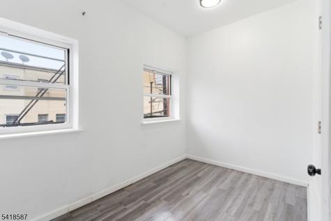5 Elm Street Newark NJ 07102