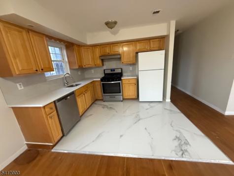 335 Broadway (Private Road) Elizabeth NJ 07206