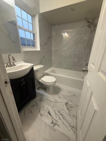 335 Broadway (Private Road) Elizabeth NJ 07206