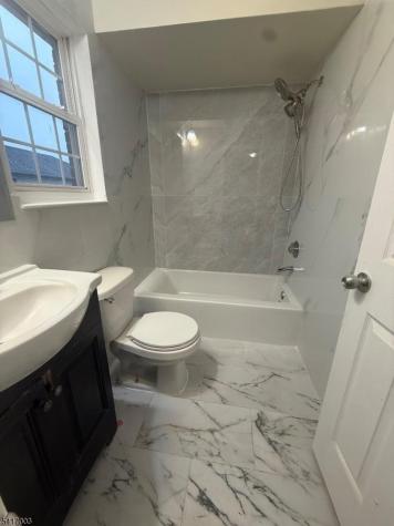 335 Broadway (Private Road) Elizabeth NJ 07206