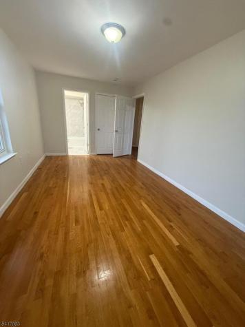 335 Broadway (Private Road) Elizabeth NJ 07206