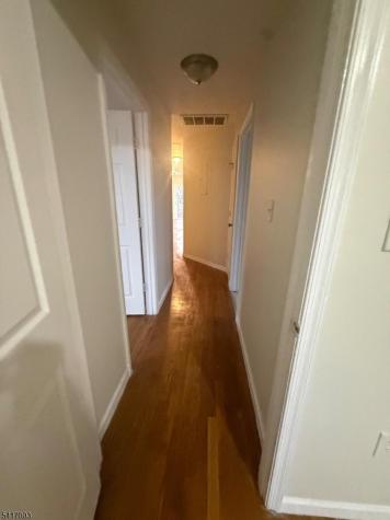 335 Broadway (Private Road) Elizabeth NJ 07206