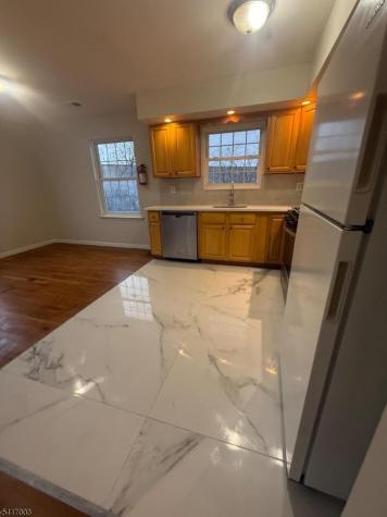 335 Broadway (Private Road) Elizabeth NJ 07206