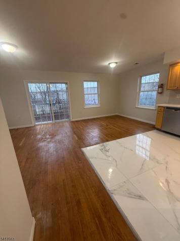 335 Broadway (Private Road) Elizabeth NJ 07206