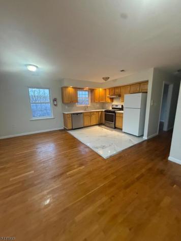 335 Broadway (Private Road) Elizabeth NJ 07206
