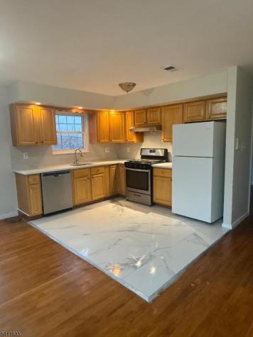 335 Broadway (Private Road) Elizabeth NJ 07206