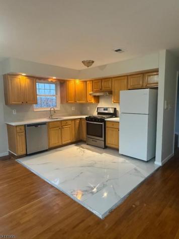 335 Broadway (Private Road) Elizabeth NJ 07206