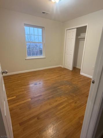 335 Broadway (Private Road) Elizabeth NJ 07206