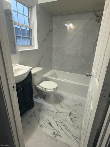 335 Broadway (Private Road) Elizabeth NJ 07206