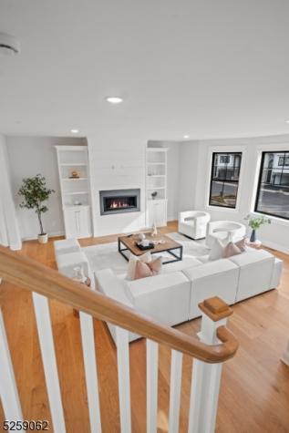 147 Central Old Tappan NJ 07675