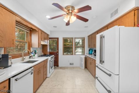 14 Andrew Court Bloomfield NJ 07003