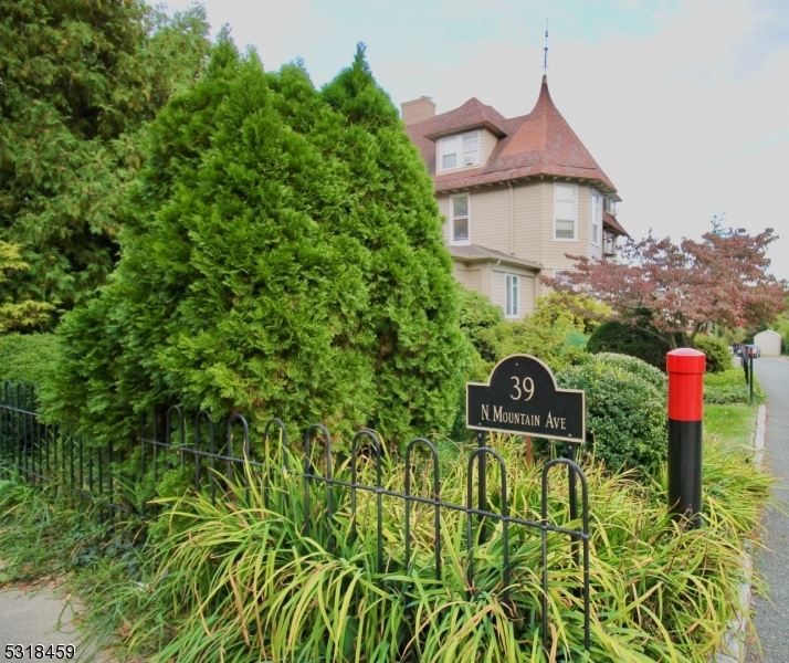 39 N Mountain Avenue Montclair NJ 07042