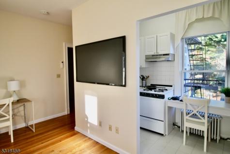 39 N Mountain Avenue Montclair NJ 07042
