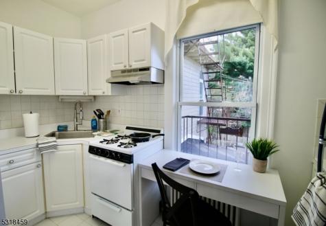 39 N Mountain Avenue Montclair NJ 07042