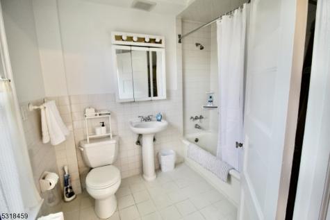 39 N Mountain Avenue Montclair NJ 07042