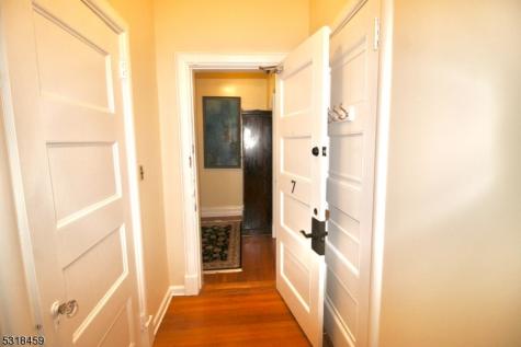 39 N Mountain Avenue Montclair NJ 07042