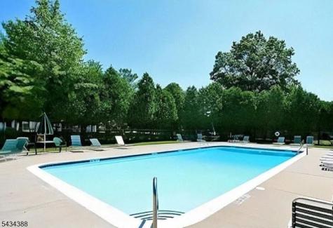 90 Almond Drive Franklin NJ 08873
