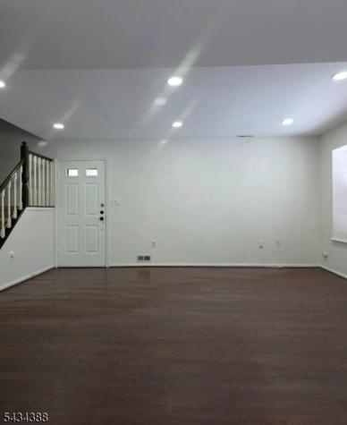 90 Almond Drive Franklin NJ 08873