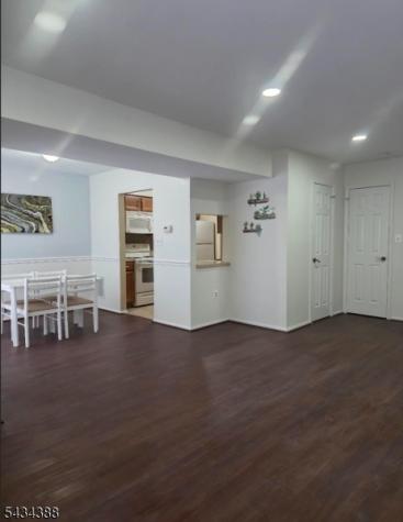 90 Almond Drive Franklin NJ 08873