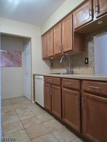 90 Almond Drive Franklin NJ 08873