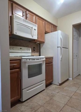90 Almond Drive Franklin NJ 08873