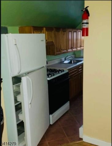 918 S 17th Street Newark NJ 07108