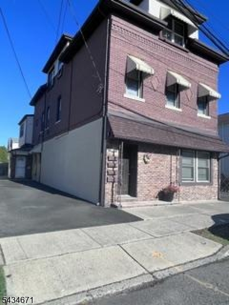 283 Orchard Street Elmwood Park NJ 07407
