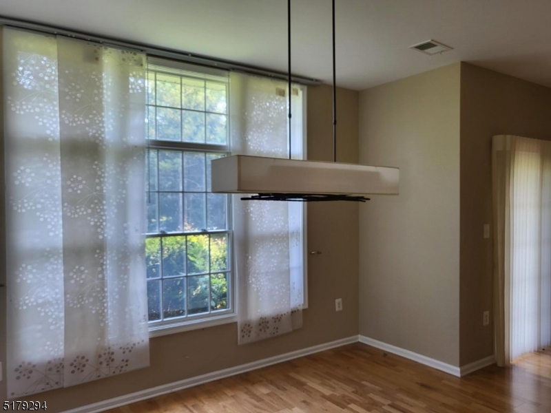 202 Edmonton Court Livingston NJ 07039