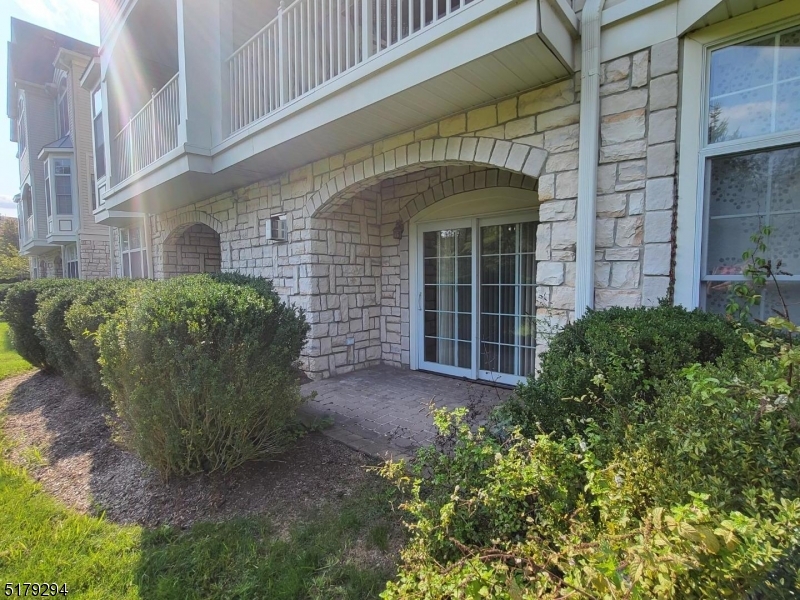 202 Edmonton Court Livingston NJ 07039