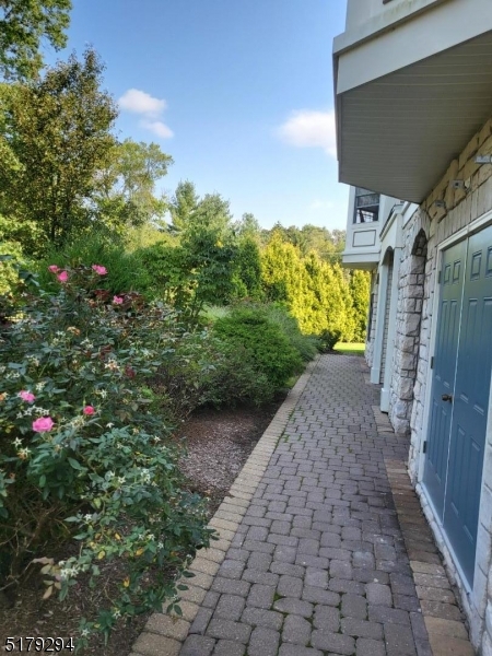 202 Edmonton Court Livingston NJ 07039