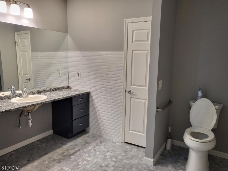 202 Edmonton Court Livingston NJ 07039