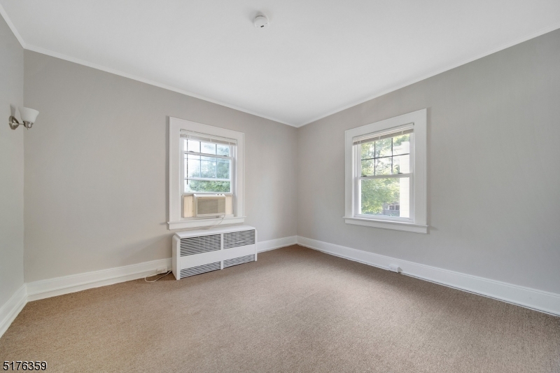 23 Oxford Street Montclair NJ 07042