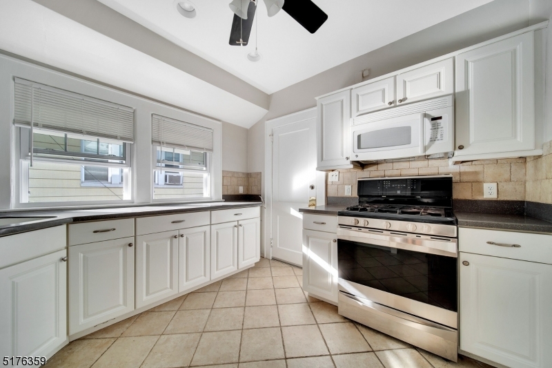 23 Oxford Street Montclair NJ 07042
