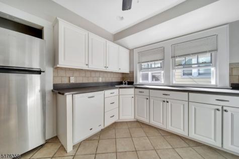 23 Oxford Street Montclair NJ 07042
