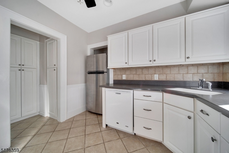 23 Oxford Street Montclair NJ 07042