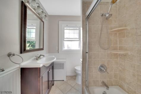 23 Oxford Street Montclair NJ 07042